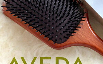 AVEDAパドルブラシでリラックス体験を!